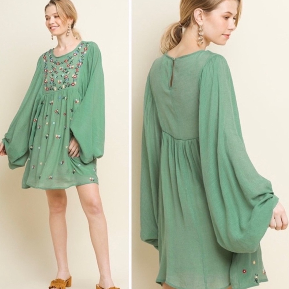 Umgee Light Green Embroidered Floral Long Sleeve Peasant Cottage Dress Medium